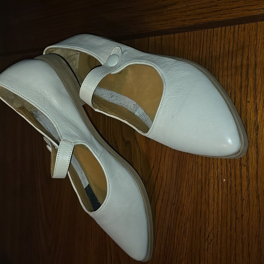 NWOB, Anthropologie Bueno Pointed MaryJane